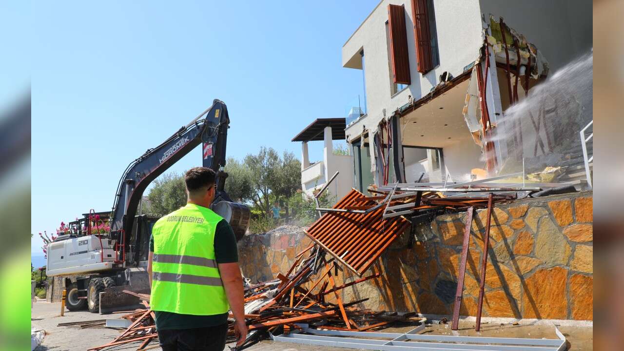 Bodrum’da Kaçak Yapılar Yıkılıyor: 74 Yapı İçin Yıkım Kararı Uygulandı
