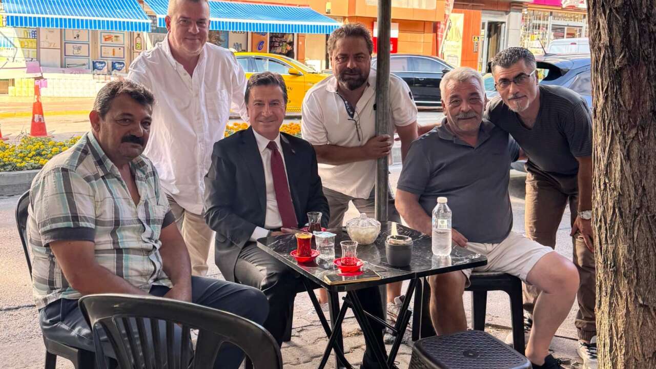 Muğla Büyükşehir Belediye Başkanı  Aras Güne Esnafla Başladı