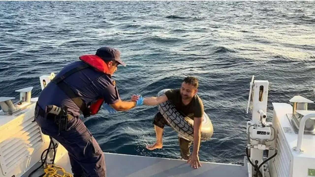 Yüzerek Yunanistan’a Geçmeye Çalıştı
