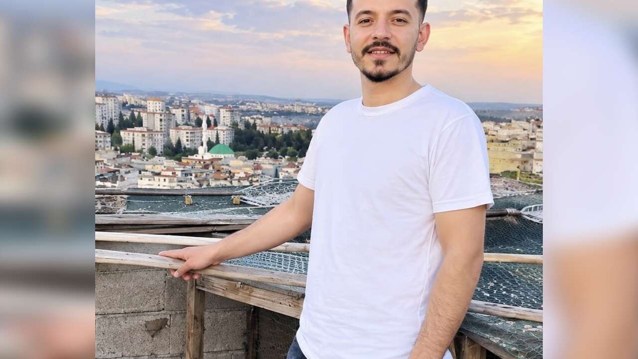Motosiklet Mezarlık Duvarına Çarptı, 2 Kardeş Hayatını Kaybetti