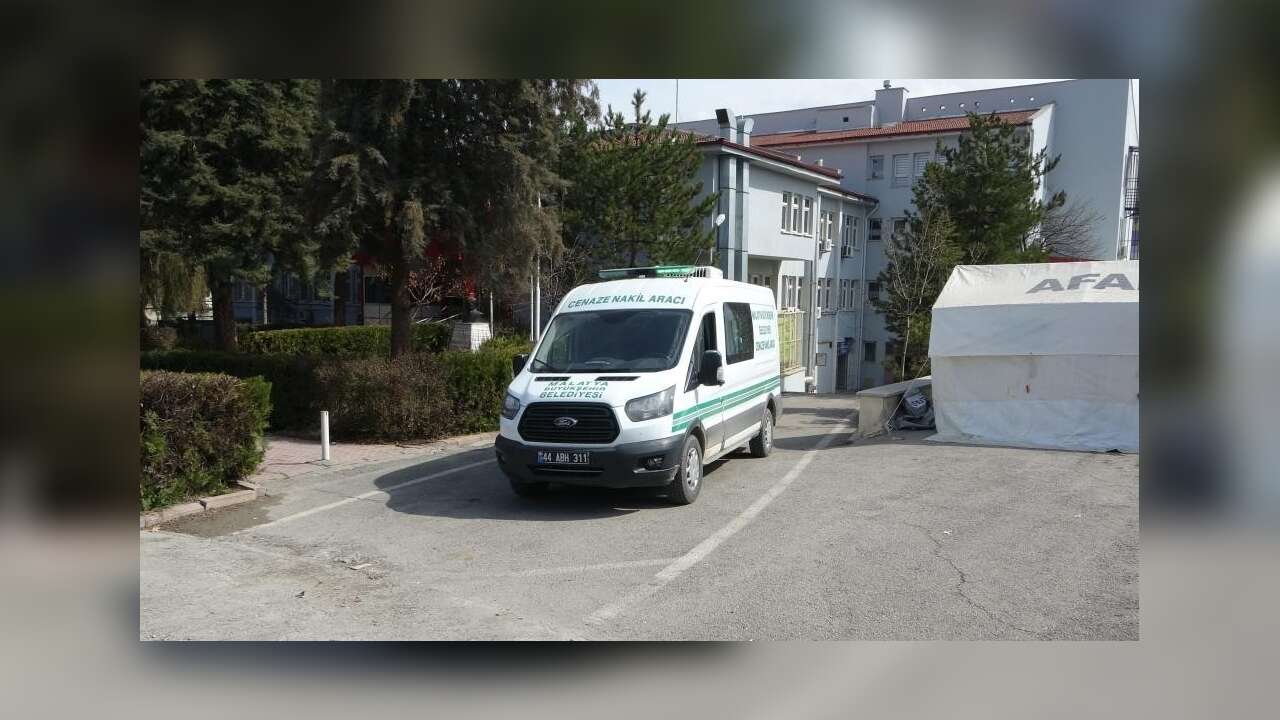 Emekli Öğretmen Evinde Ölü Bulundu