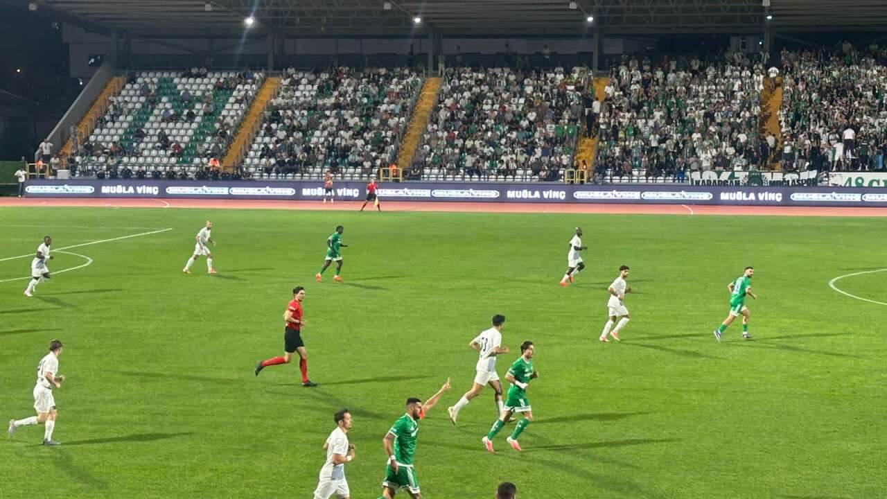 Muğlaspor – Vanspor FK Maçında İlk Yarı Sona Erdi: 1-1