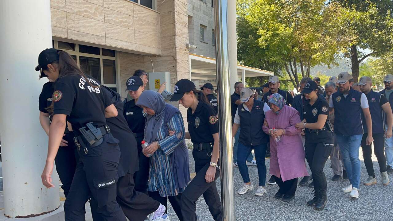 Karatepe’nin 10 Yıllık Firarının Sır Perdesi Aralanıyor, Muğla'da 10 Şüpheli Adliyede