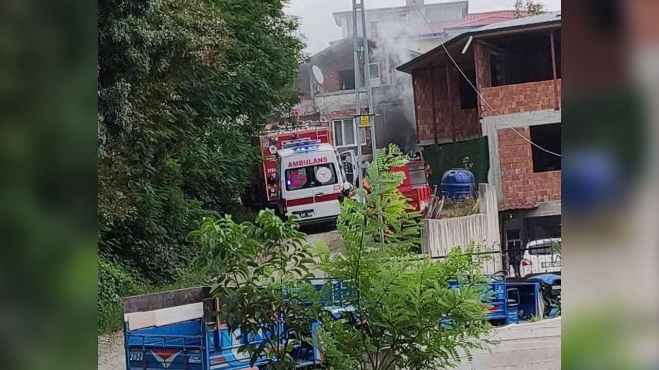 Ev Yangınında 50 Yaşındaki Kadın Hayatını Kaybetti