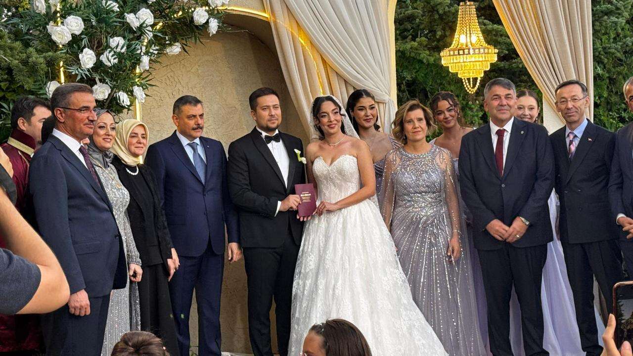 Fethiyeli Emniyet Müdürü Onur Karaburun Kızını Evlendirdi