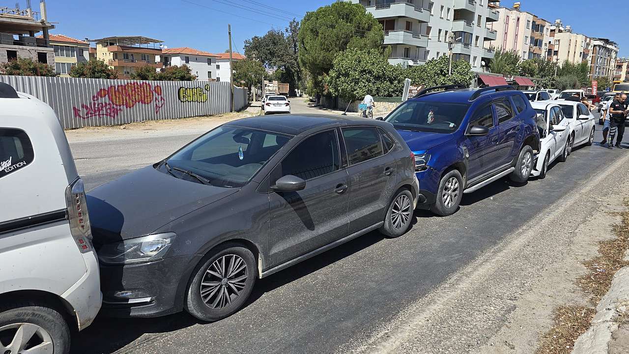 Muğla’da Frene Basıldı, 6 Araç Birbirine Girdi