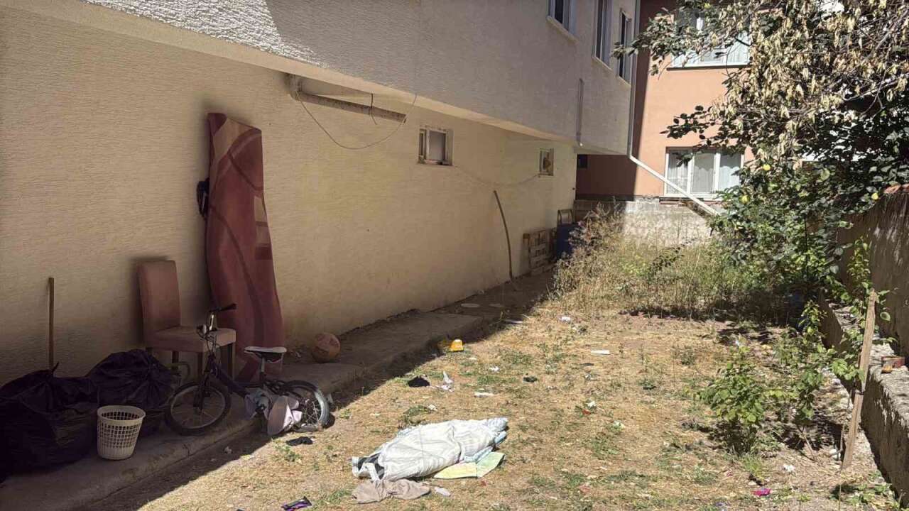 4 Yaşındaki Çocuk Balkondan Düştü