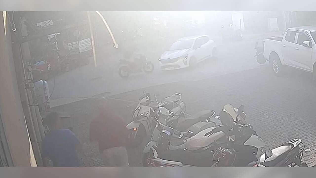 Muğla’da Motosiklet Kazası: Otomobile Çarpan Sürücü Yola Savruldu