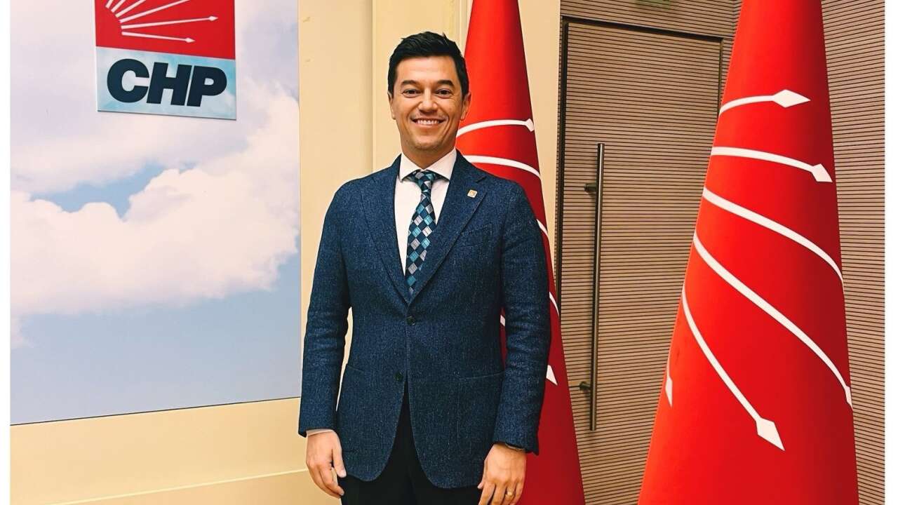 Acar Ünlü  YENİ Parti'ye mi Geçiyor? Marmaris’te Gözler 12 Eylül’e Çevrildi