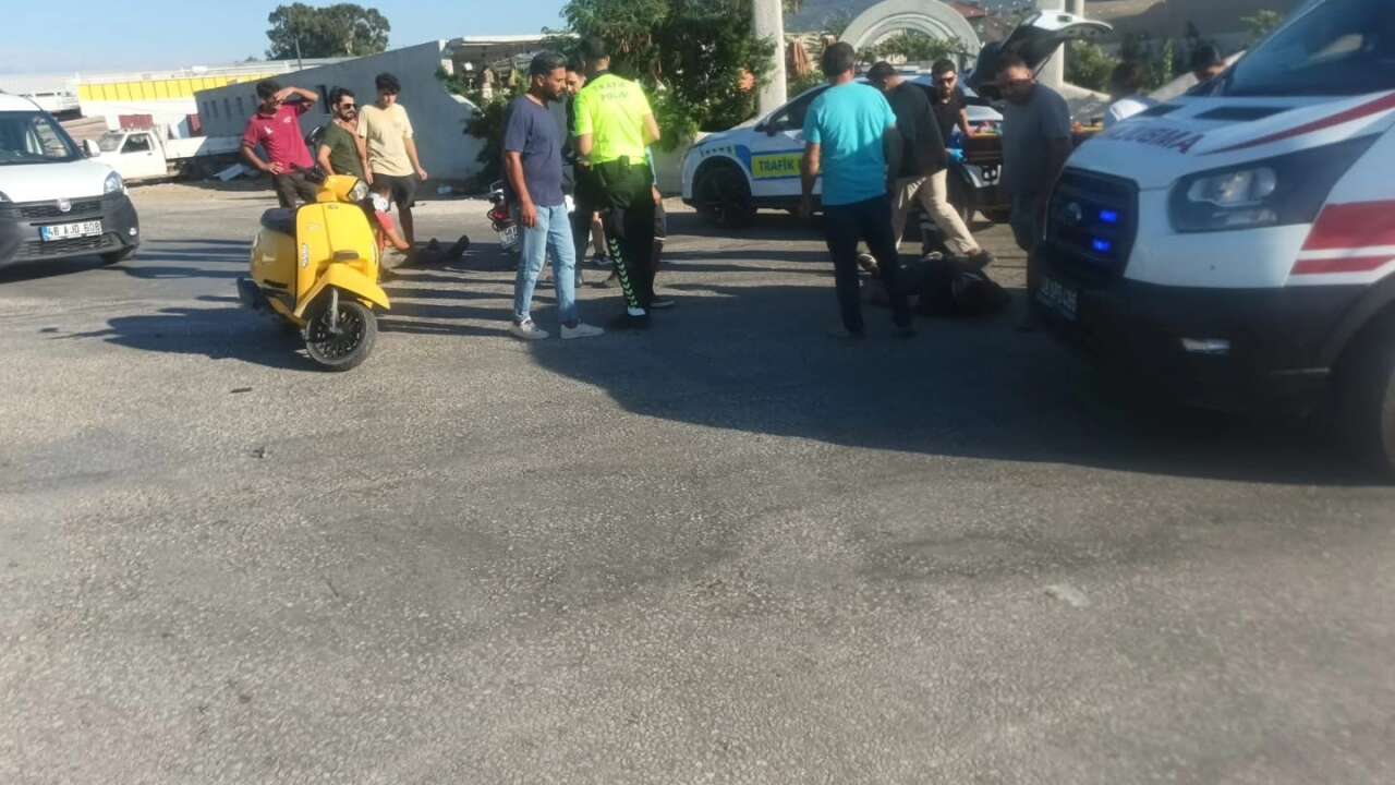Muğla’da Motosikletler Çarpıştı: 2 Sürücü Hastanelik Oldu