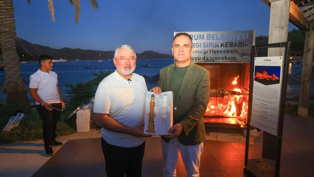 Muğla Valisi Akbıyık’tan Çorum Lezzet Festivali’ne Ziyaret