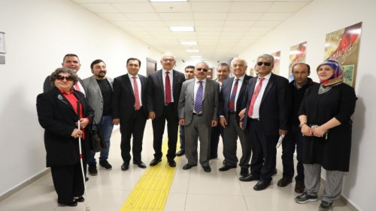 Görme Engelliler Derneği seminerine ev sahipliği yaptı