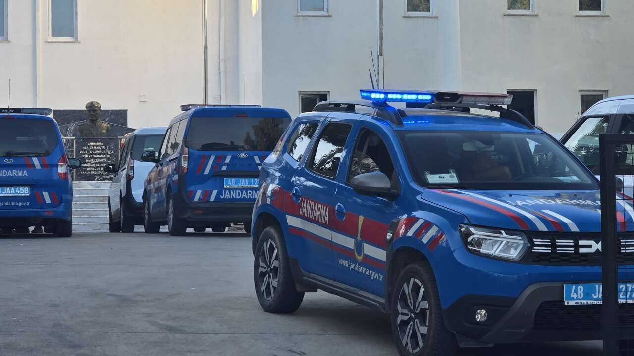 Muğla Jandarması Bodrum’u Ablukaya Aldı, 50 Adrese Baskın, 41 Gözaltı, 12,8 Milyar TL’lik Para Trafiği