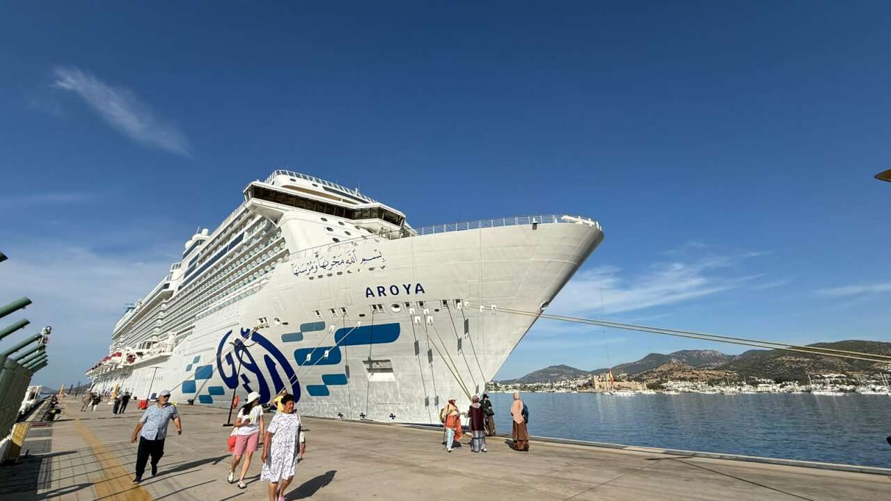Aroya Kruvaziyeri Bodrum’da, 3 Bin 252 Yolcu ve 1.159 Mürettebat Geldi