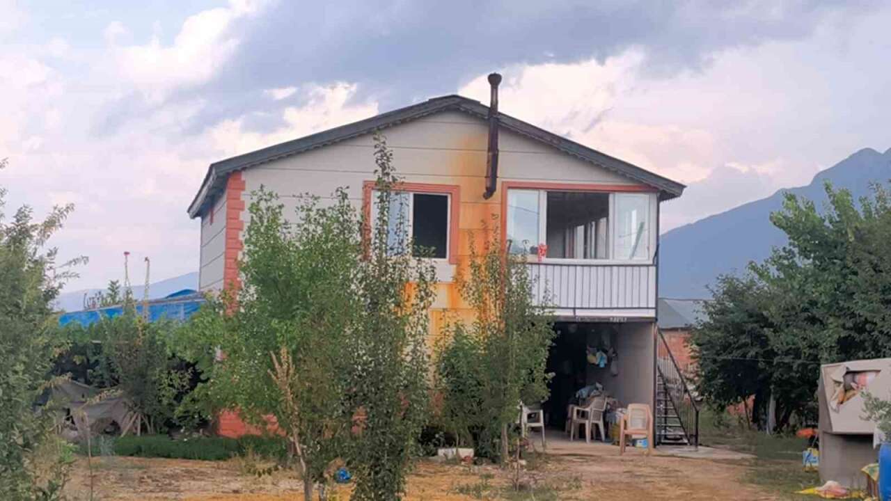 Boşanma Aşamasındaki Eşine Ve Ailesine Kurşun Yağdırdı: 3 Ölü