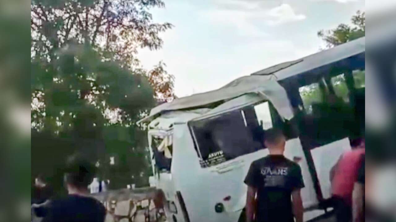 Muğla’da Okul Servisi Garaja Çarparak Durdu