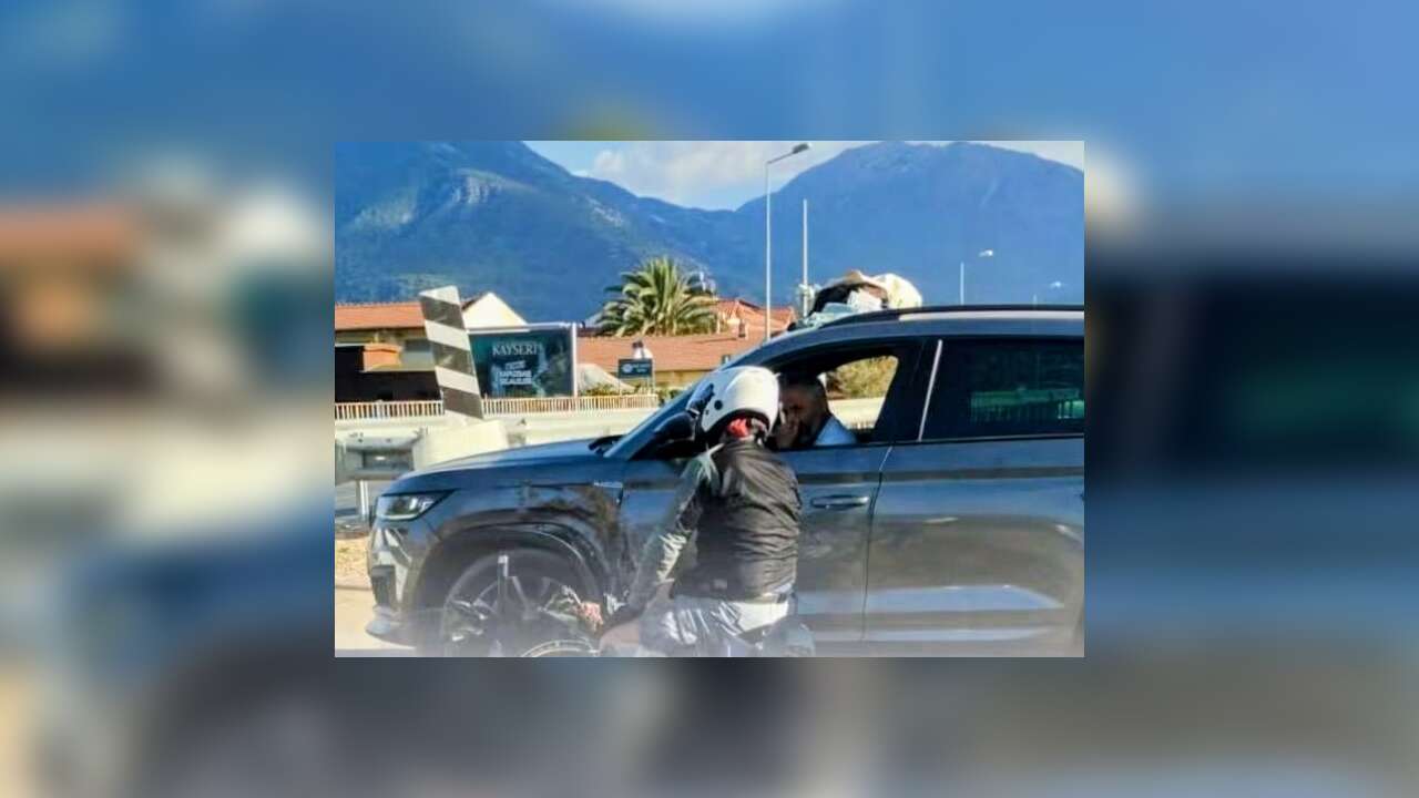 Fethiye’de Motosiklet Ve Otomobil Çarpıştı: 1 Ağır Yaralı