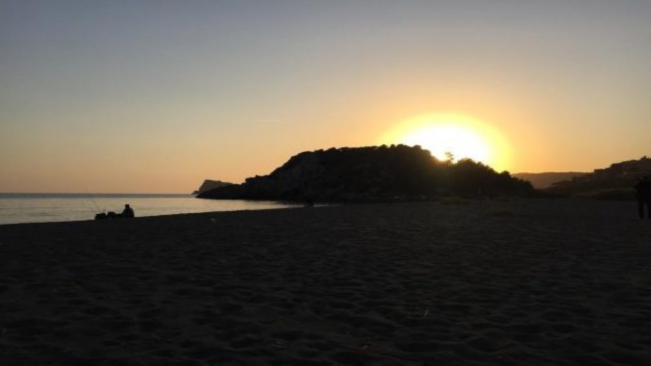 Sarıgerme sahilinde gün batımı büyüledi