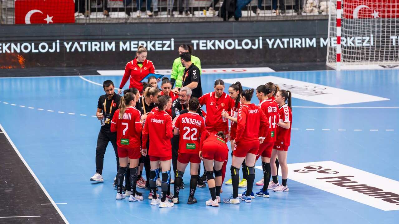 Yalıkavakspor’da Milli Takım Mesaisi: A Takımdan Altyapıya 11 Sporcu Milli Davet Aldı