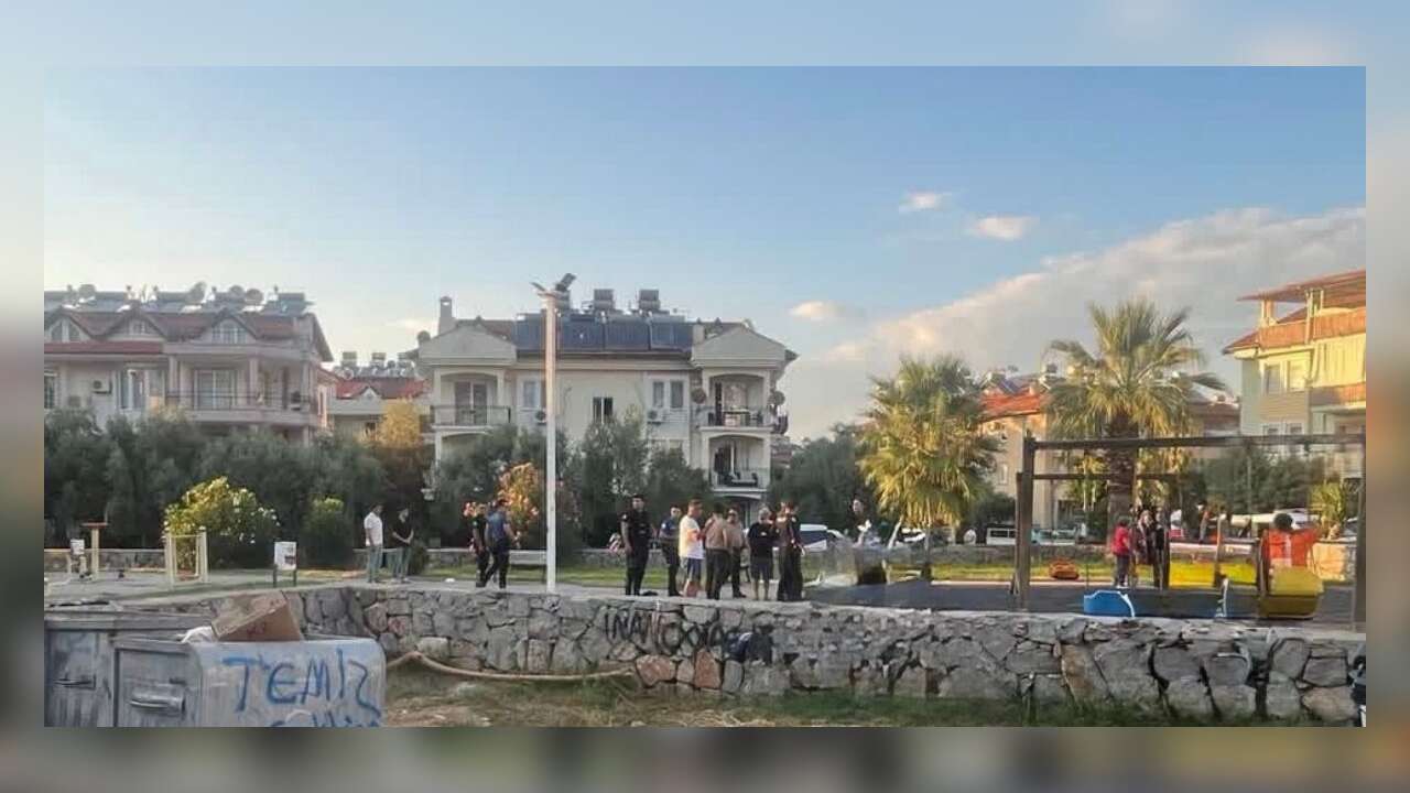 Muğla’da Parkta Ortalık Karıştı: İki Grup Birbirine Girdi, 2 Yaralı