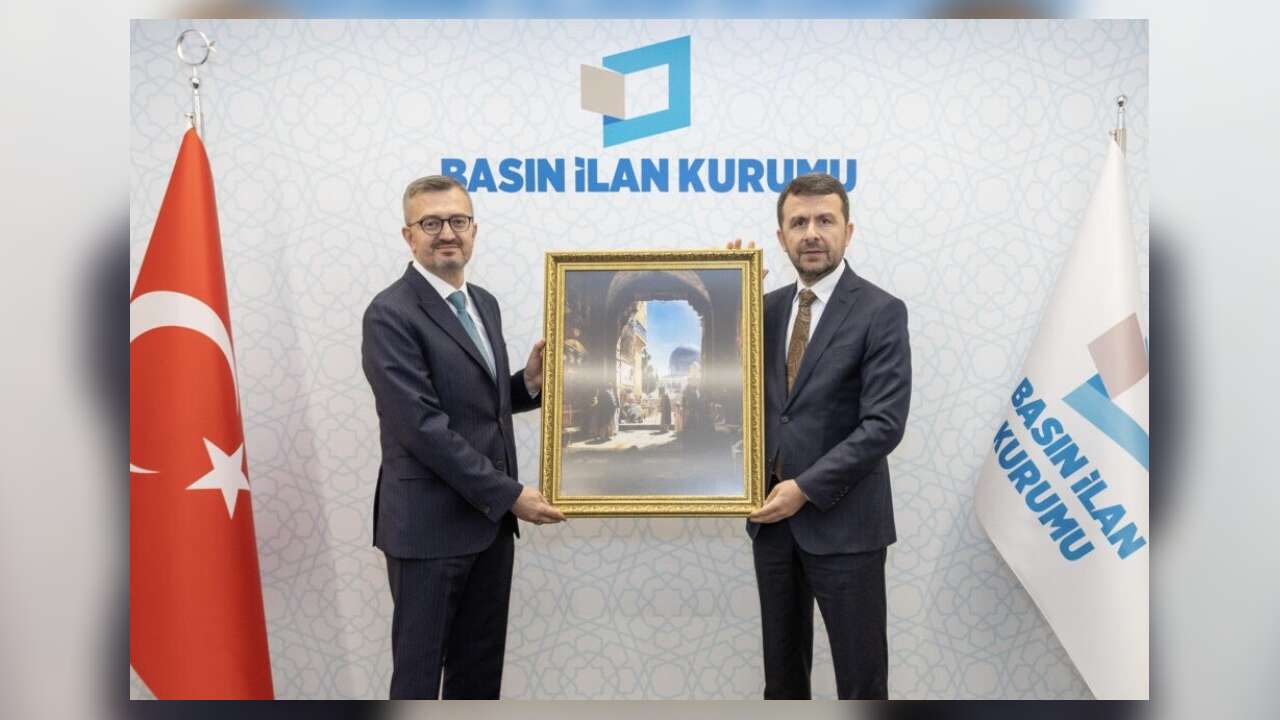 Basın Sektöründe Dikkat Çeken Görüşme: Burhanettin Duran ve Abdulkadir Çay Bir Araya Geldi