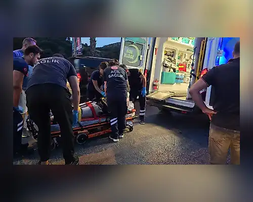 Muğla’da Dönüş Yapmak İsteyen Otomobil Motosikletle Çarpıştı: 2 Yaralı