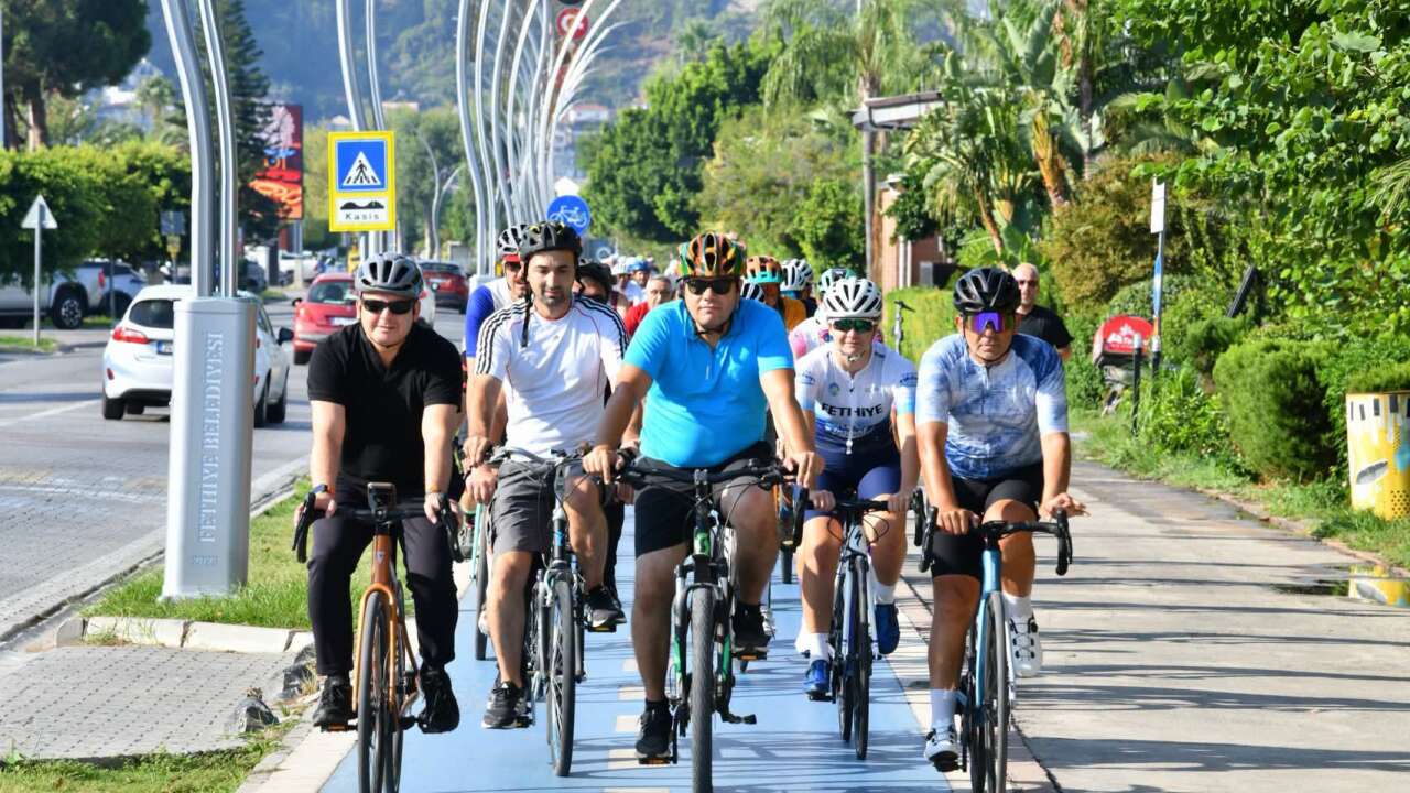 Fethiye’de Sağlıklı Gelecek İçin Pedallar Çevrildi: Avrupa Hareketlilik Haftası Bisiklet Turuyla Kutlandı