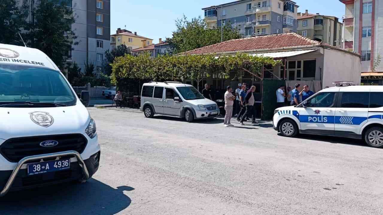 Kıraathane Çalışanı Husumetlisini Tüfekle Vurdu: Ağır Yaralı