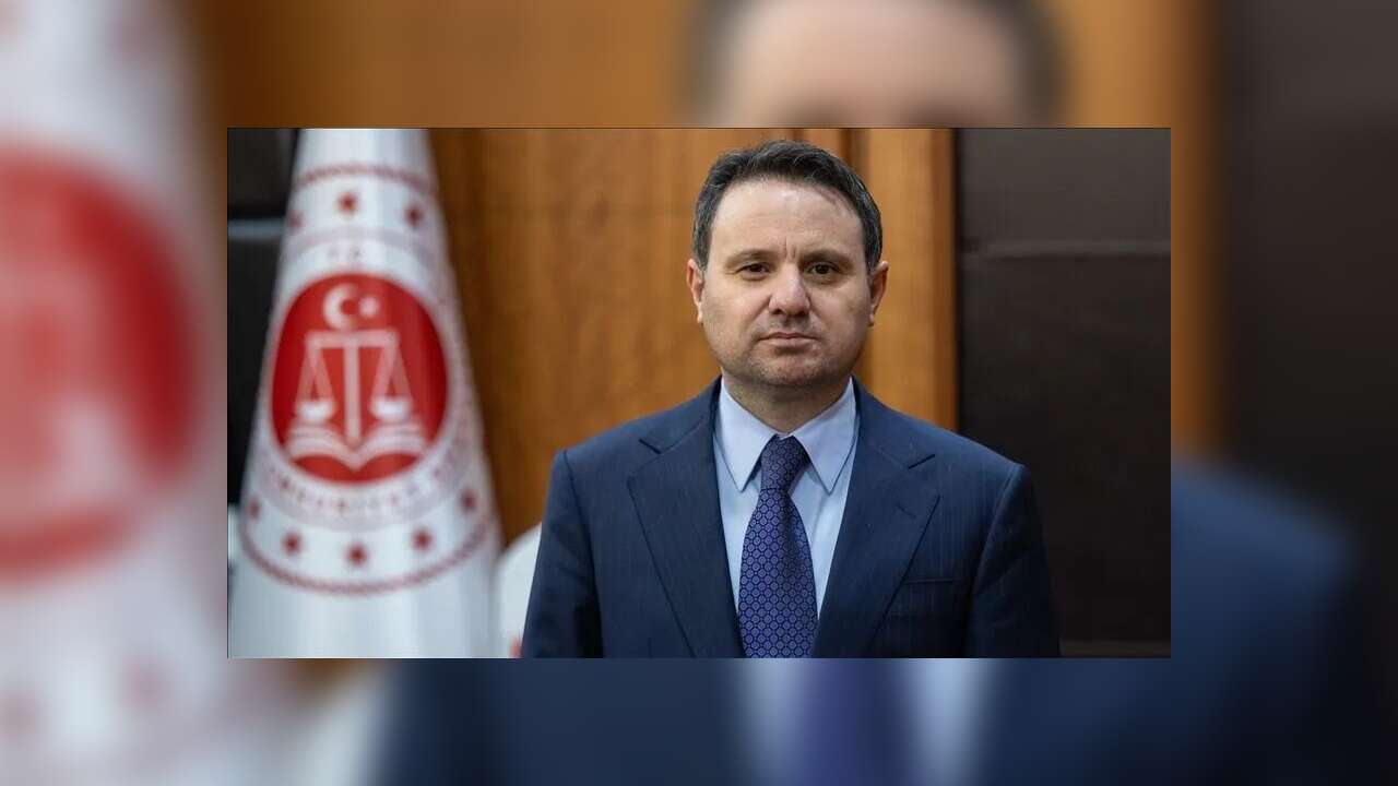 Adalet Bakanı Gürlek Duyurdu: Usulsüz Vatandaşlık Soruşturmasında 30 Şirkete Kayyum Atandı, 72 Kişi Gözaltına Alındı