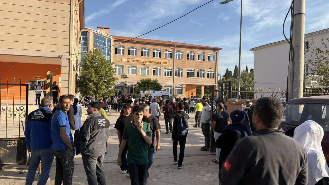 Saldırganın Okul Önüne Gelişi ve Kaçışı Kameraya Yansıdı
