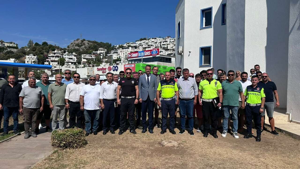 Bodrum’da Öğrencilerin Güvenli Ulaşımı İçin Servis Şoförleriyle Toplantı Yapıldı