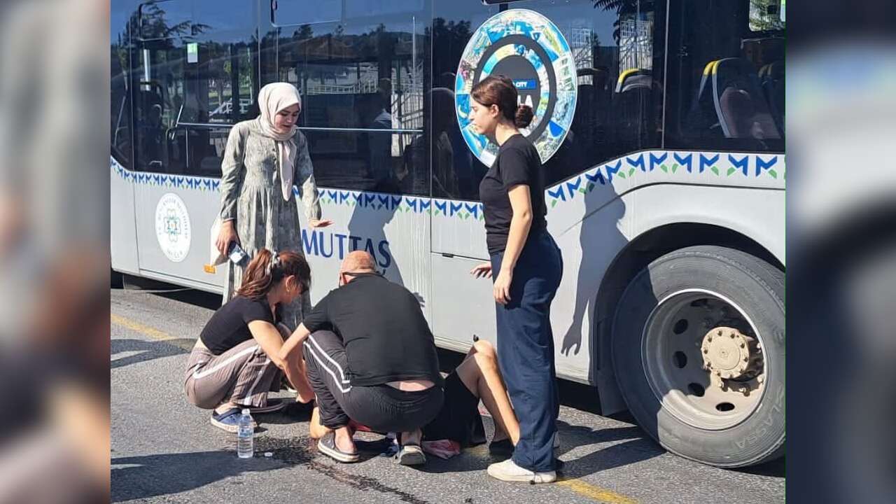 Hastane Önünde Kaza: Yaralı 40 Dakika Ambulans Bekledi