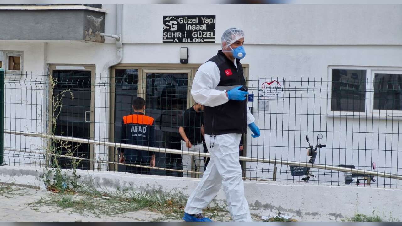Karı Koca Evlerinde Ölü Bulundu