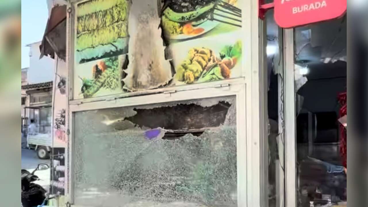 Muğla’da Kebapçı Salonuna Sopalı Saldırı: Camlar Bir Anda Kırıldı