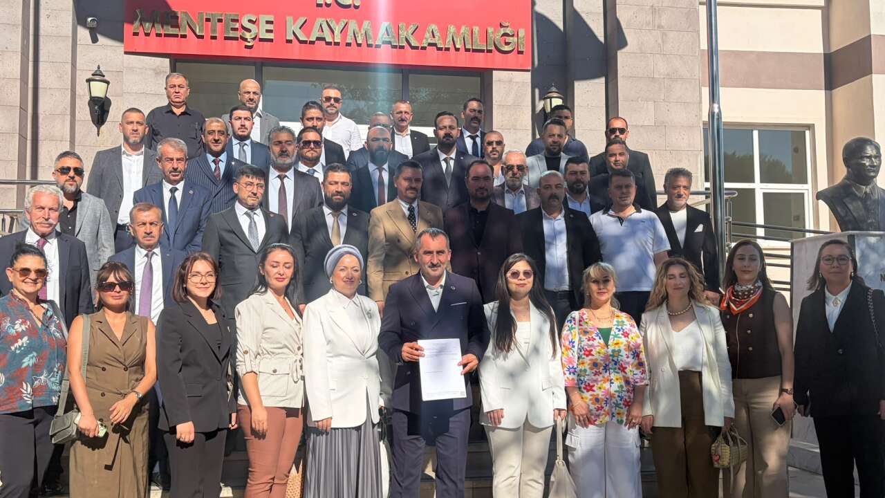 MHP Muğla İl Başkanı Emrah Oltulu Mazbatasını Aldı