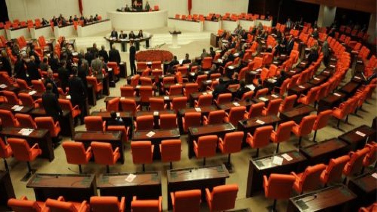 Sağlıkla ilgili düzenlemeler içeren teklif, komisyonda kabul edildi