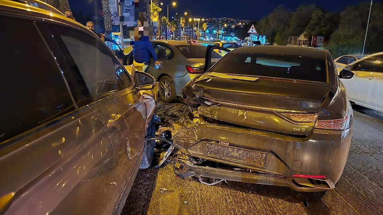 Muğla'da 4 Araç Birbirine Girdi