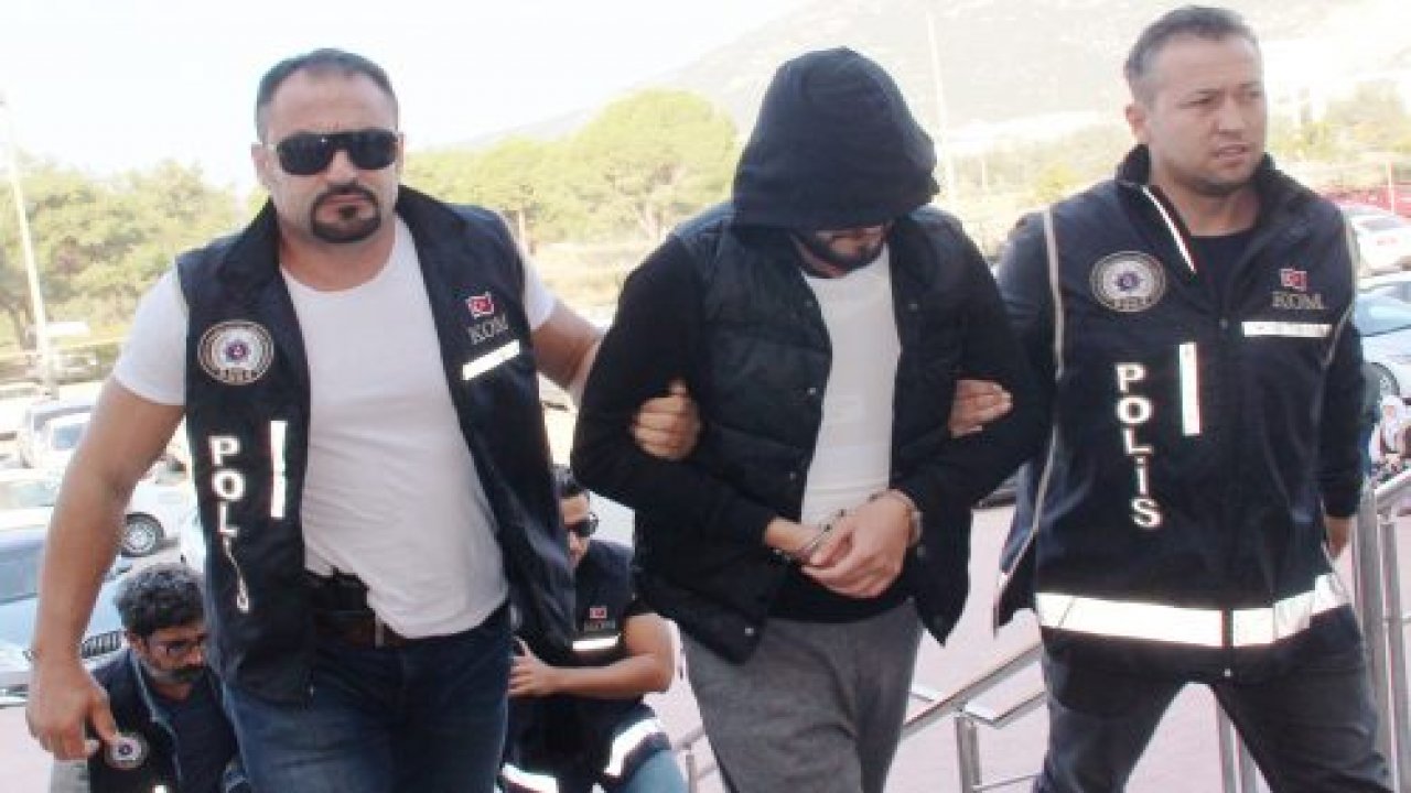 Adliyeye çelik yelekle getirildiler