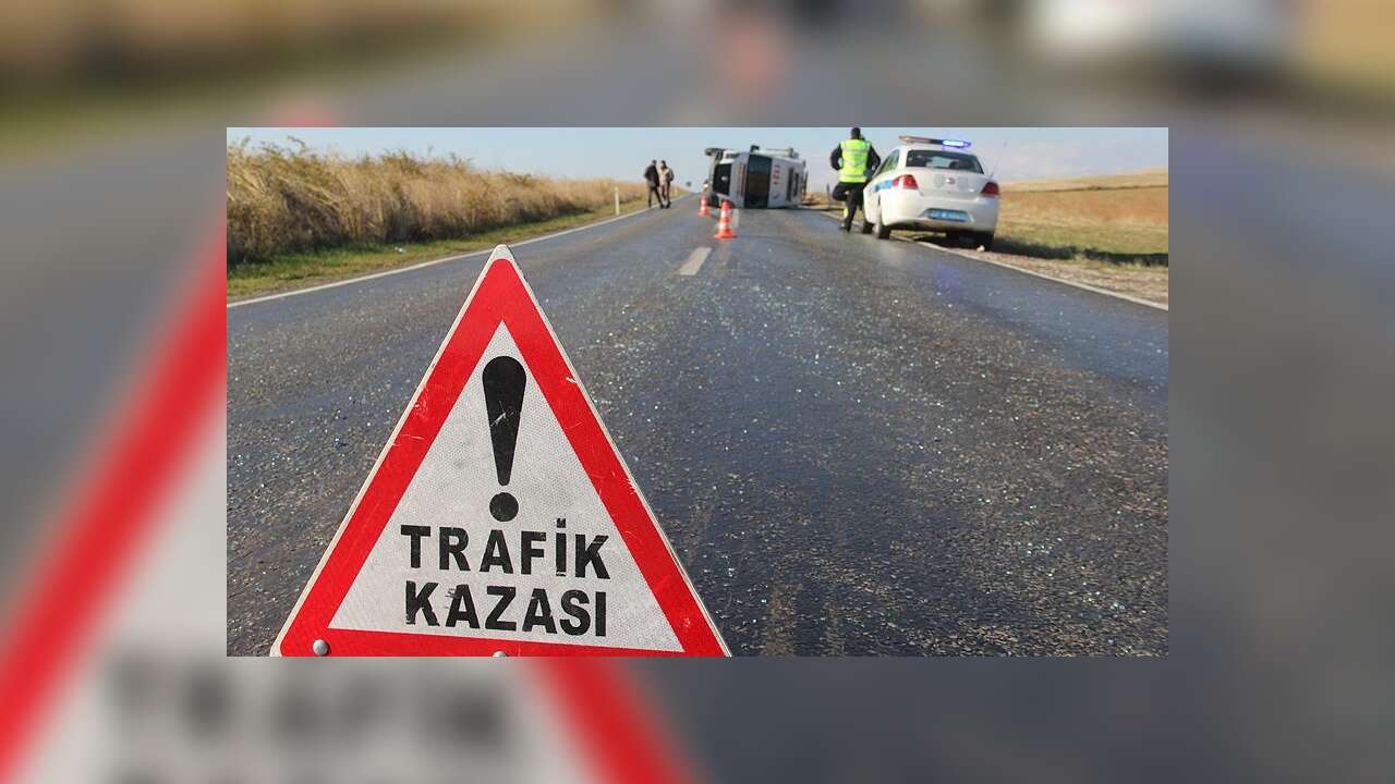 Otomobil Kontrolden Çıktı, Önce Mezarlık Duvarına Ardından Yol Kenarındaki Römorka Çarptı: 1 Kişi Hayatını Kaybetti