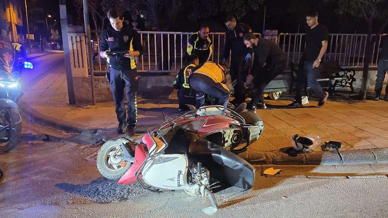 Muğla'da Otomobil ile Motosiklet Çarpıştı, 34 Yaşındaki Sürücü Ağır Yaralandı