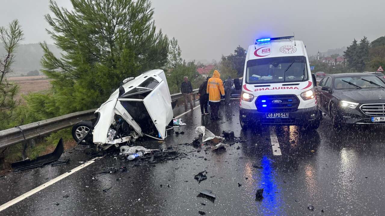 Muğla‘da İki Araç Çarpıştı: 1 Ölü, 2 Yaralı