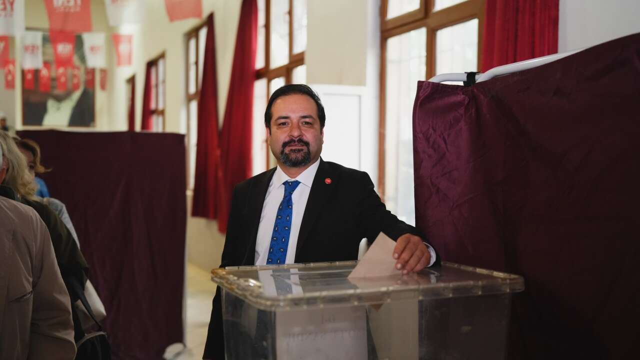 YENİ Parti Yatağan’da Ozan Gürpınar Yeniden İlçe Başkanı Seçildi