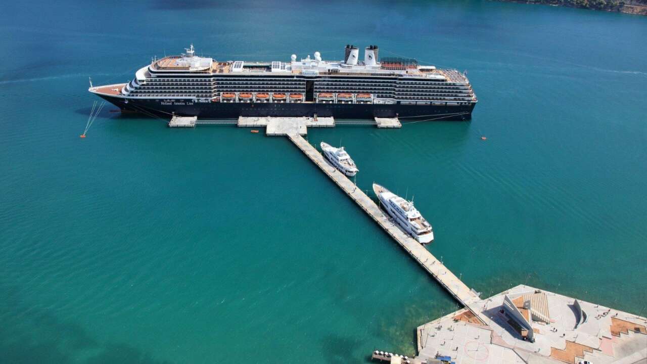 160 Süit Odası Bulunan “Yüzen Otel” Bodrum’da, 285 Metrelik OOSTERDAM İlk Kez Geldi