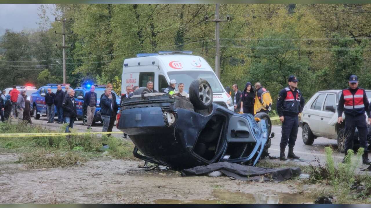 Peş Peşe Kazalar: 2 Kişi Hayatını Kaybetti, 17 Kişi Yaralandı