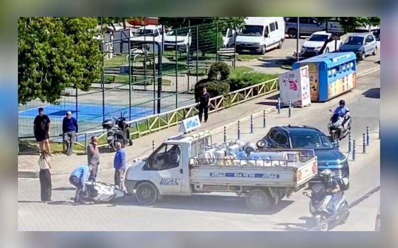 Fethiye’de Otomobil ile Tüp Yüklü Kamyonet Çarpıştı