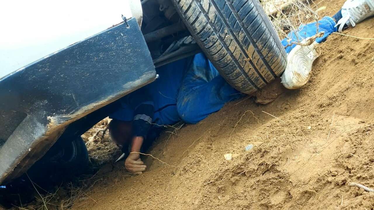 Su Doldururken Aracının Altında Ezildi