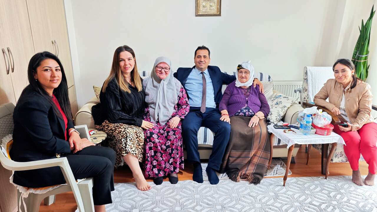 Menteşe’de Yaşlılara Anlamlı Ziyaret: “İyi ki Varsınız”
