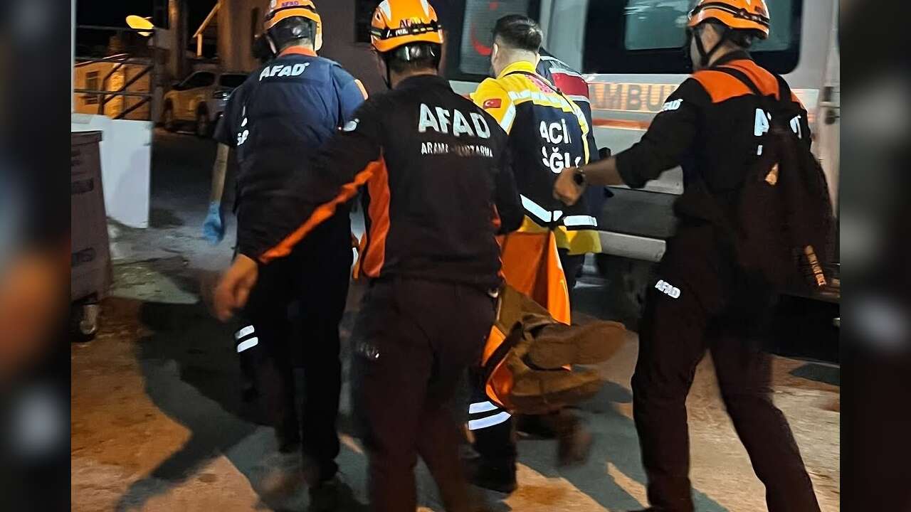 AFAD ve Jandarma Seferber Oldu Milas’ta Yürüyüş Sırasında Fenalaşan Vatandaş Güvenle Tahliye Edildi