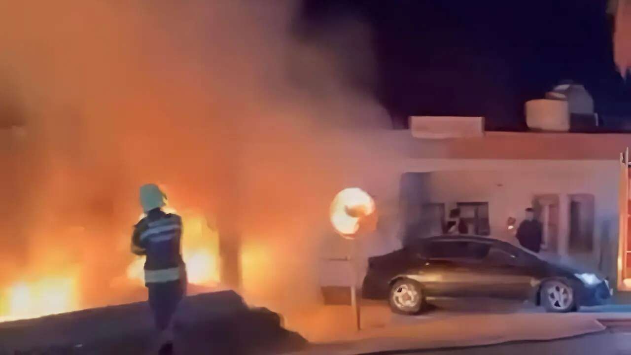 Muğla’da Park Halindeki Otomobil Alevlere Teslim Oldu