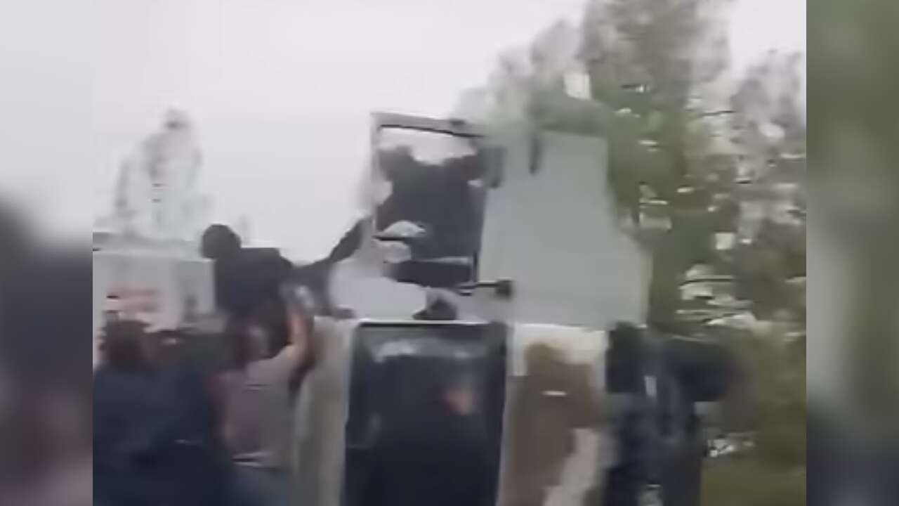Muğla’da Çakıl Ocağı Yakınında Tır Devrildi